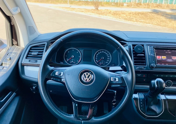 Volkswagen Caravelle cena 179000 przebieg: 131000, rok produkcji 2017 z Warszawa małe 154